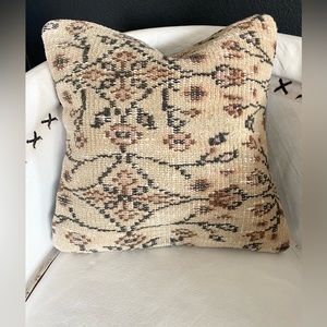 NEW! Vintage kilim rug pillow cover.